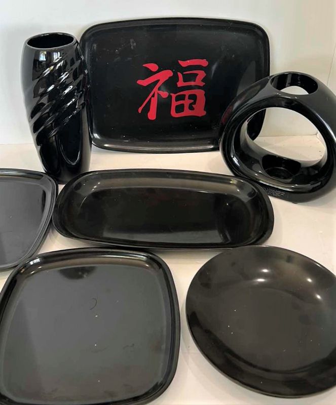 Photo 1 of 7 PIECES - KITCHENWARE BLACK LACQUER DINNERWARE AND VASES