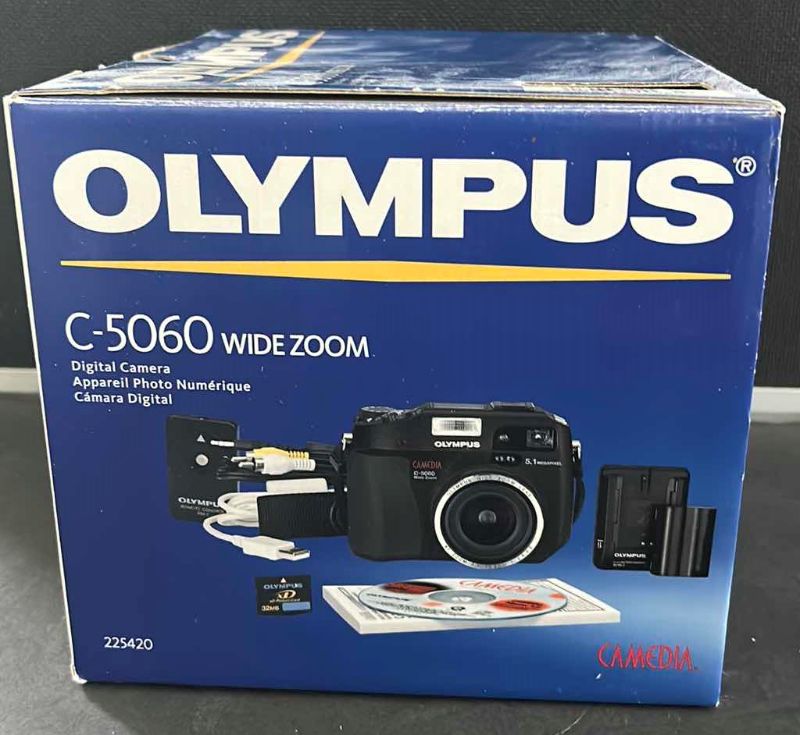 Photo 1 of OLYMPUS C – 5060 WIDE ZOOM DIGITAL CAMERA