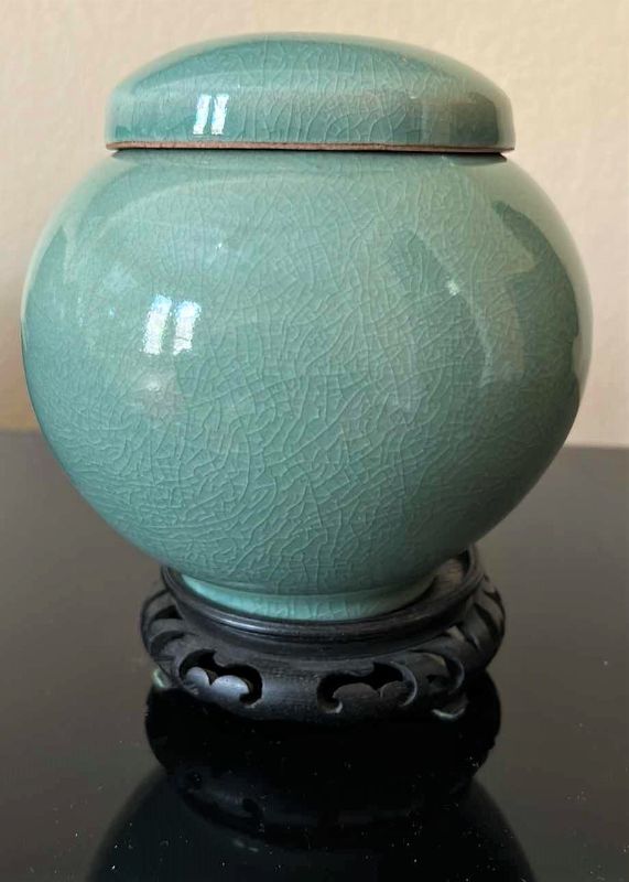 Photo 1 of KOREAN PORCELAIN GINGER JAR WITH STAND  6” x "5