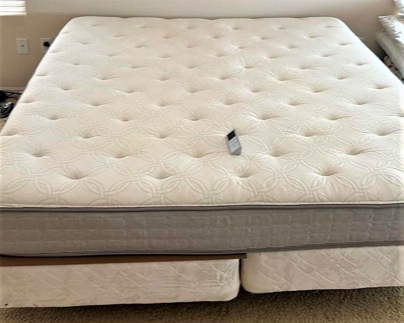 Photo 1 of Sleep number C4 dual air classic series, king mattress