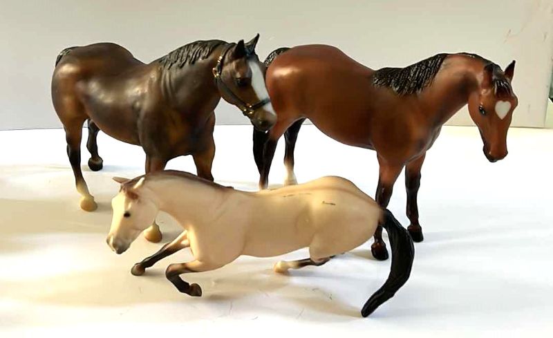 Photo 1 of 3 BREYER COLLECTIBLE HORSES TALLEST 8.5".