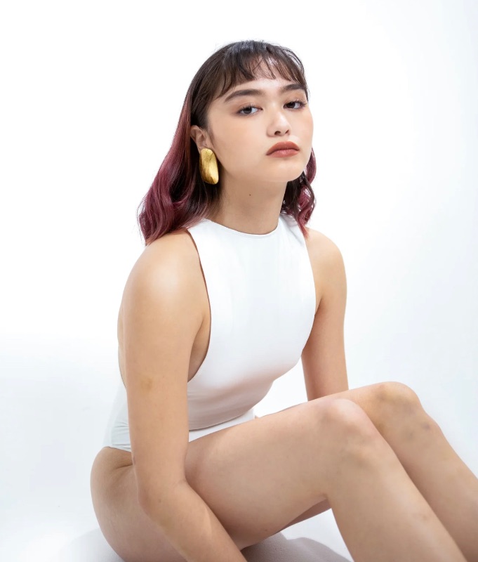 Photo 8 of SIZE M EUNICE (WHITE) THE EUNICE BODY SUIT FEATURES A BOAT NECKLINE WITH A HIGH CUT TO ELONGATE YOUR LEGS AND A LOW CUT ON THE SIDES THAT GIVE YOU AN EDGY YET CLASSY TOUCH. IT’S GUARANTEED TO RISE AND HUG YOU IN ALL THE RIGHT PLACES