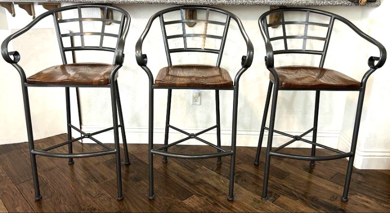 Photo 1 of 3 / METAL AND WOOD BAR HEIGHT BARSTOOLS H44”