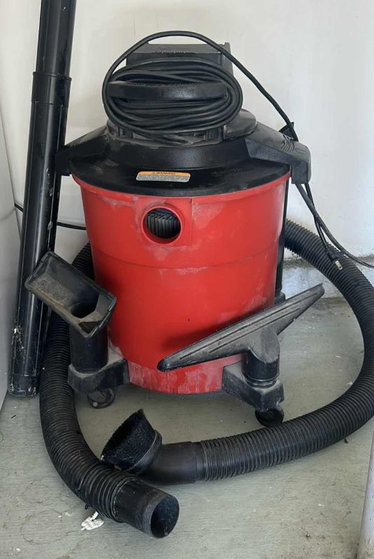 Photo 1 of SEARS CRAFTSMAN 8 GALLON WET DRY SHOP VAC (TESTED)