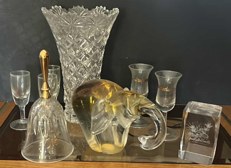 Photo 1 of GLASS AND CRYSTAL ASSORTMENT