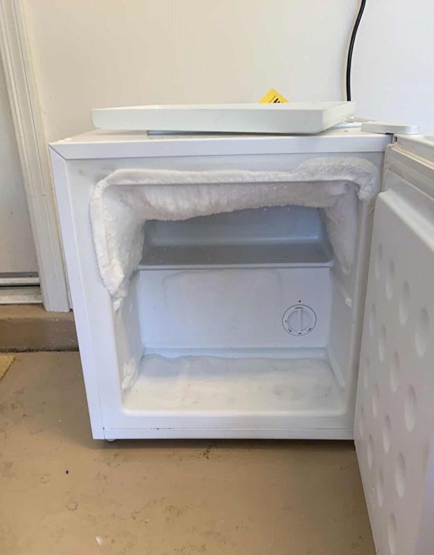 Photo 1 of ARTIC KING MINI-REFRIGERATOR
