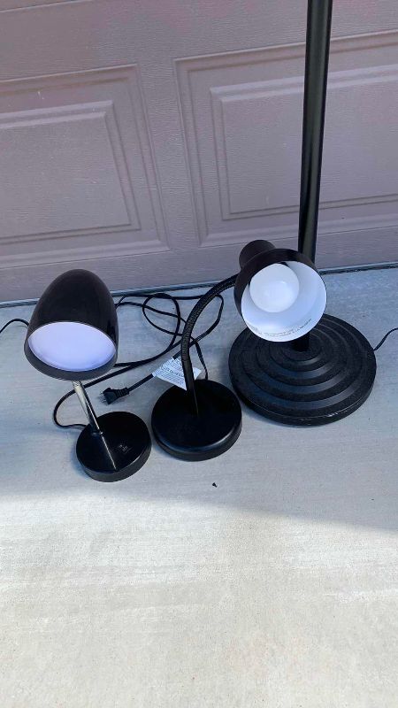 Photo 1 of 3-LAMPS
