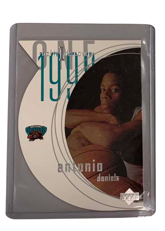 Photo 1 of 1998 UPPER DECK ANTONIO DANIELS ROOKIE BASKETBALL CARD