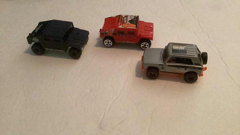 Photo 1 of 6-HOT WHEELS AND MATCHBOX CARS