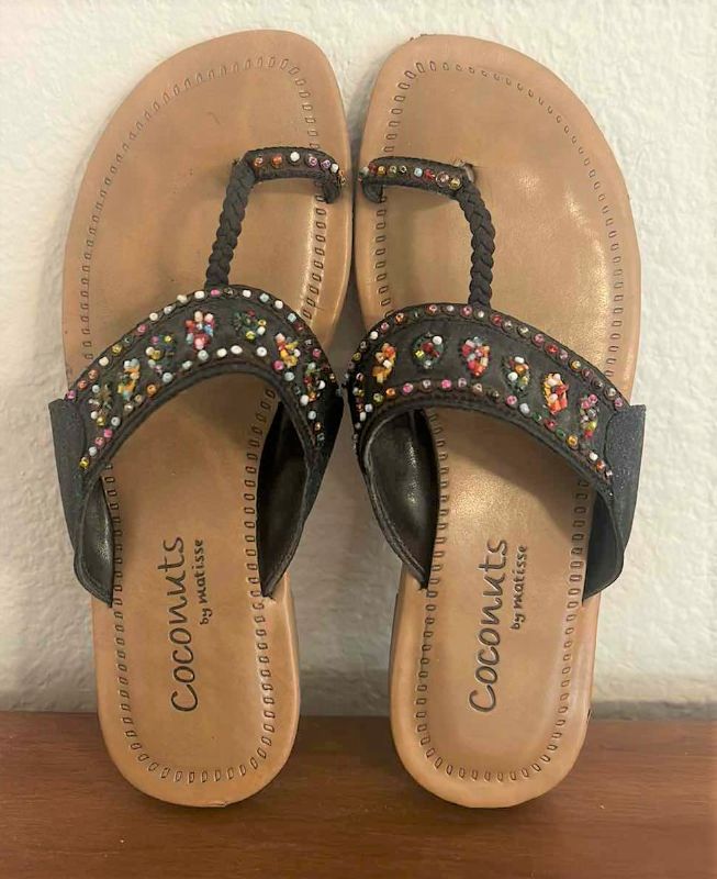 Photo 1 of COCONUTS BY MATISSE SIZE 7 SANDALS