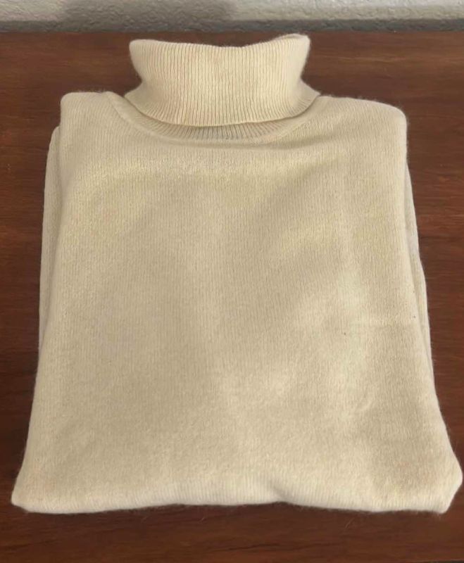 Photo 1 of 100% CASHMERE TURTLENECK SWEATER SIZE M