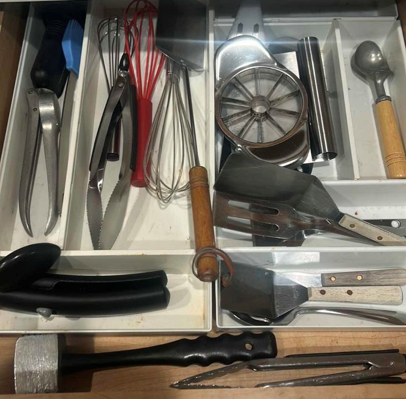 Photo 1 of CONTENTS OF KITCHEN DRAWER