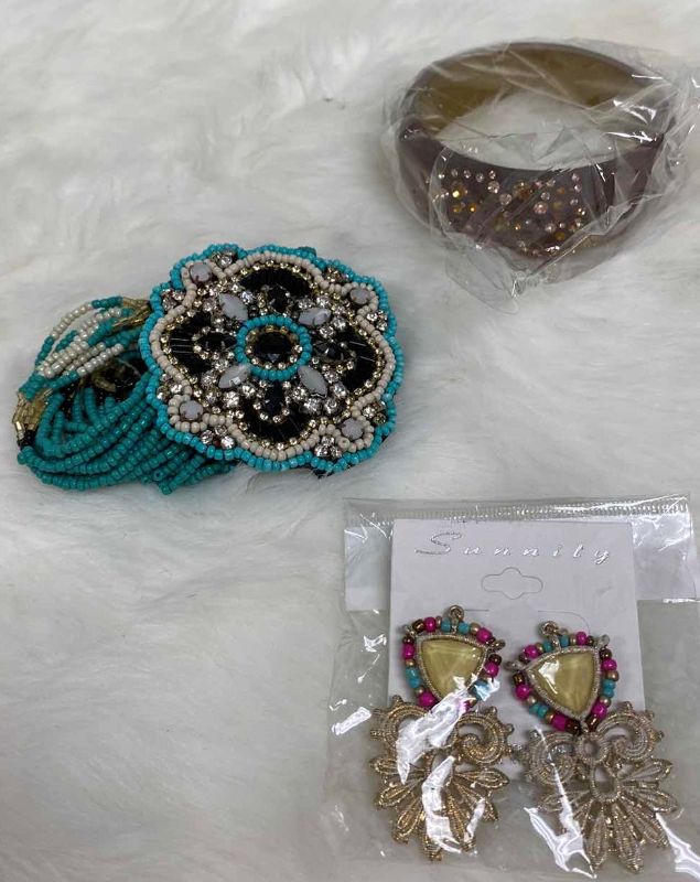 Photo 1 of NEW 2 BRACELET 1 EARRING COSTUME JEWELRY