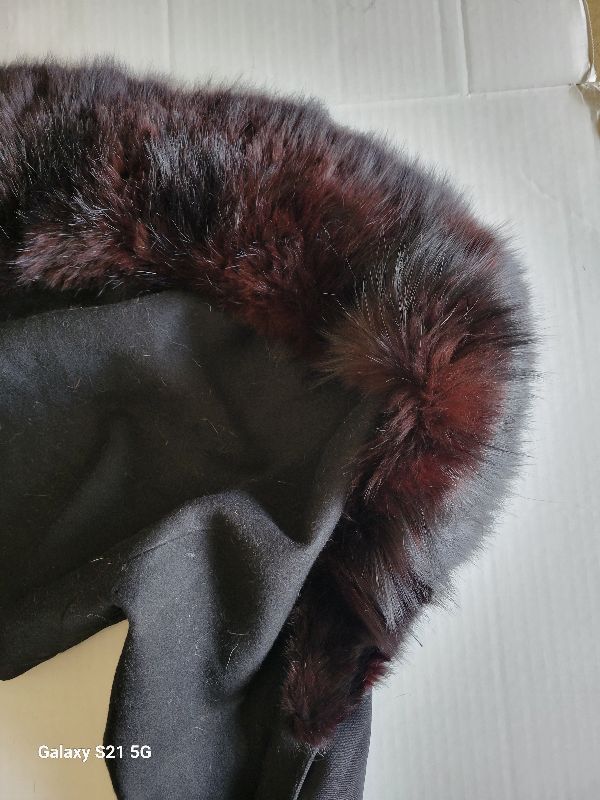 Photo 2 of WOMENS REAL FUR SHOULDER WRAP