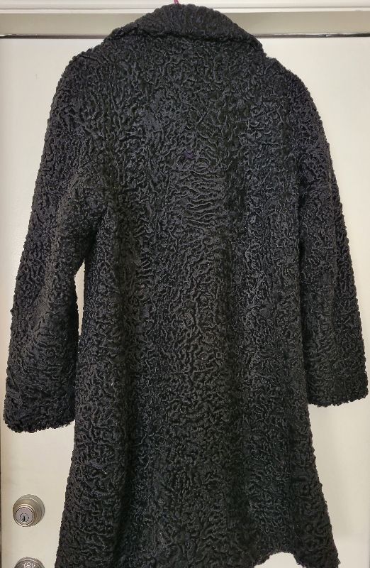 Photo 2 of LADIES PERSIAN LAMB WINTER COAT SIZE LARGE 