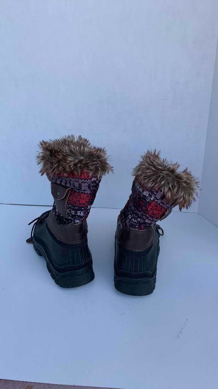 Photo 3 of WINTER/SNOW BOOTS, THINSULATE, FUR TRIM LADIES SIZE 5 