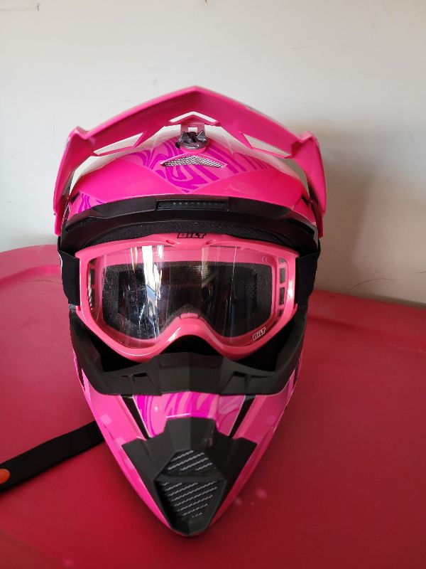 Photo 1 of GIRLS GMAX MOTORCYCLE HELMET MX-46Y