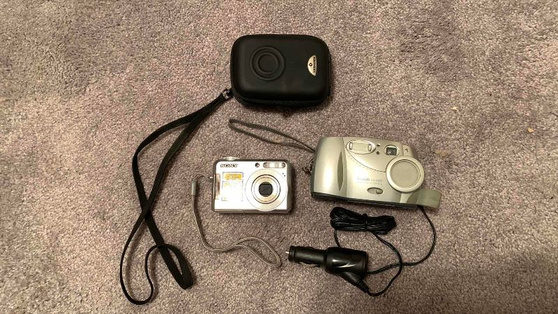 Photo 1 of 2 SONY AND KODAK DIGITAL CAMERAS