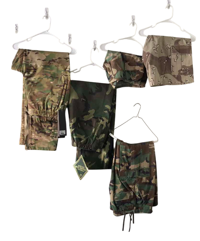 Photo 1 of 5 CAMOUFLAGED PANTS AND SHORTS SIZE M-L