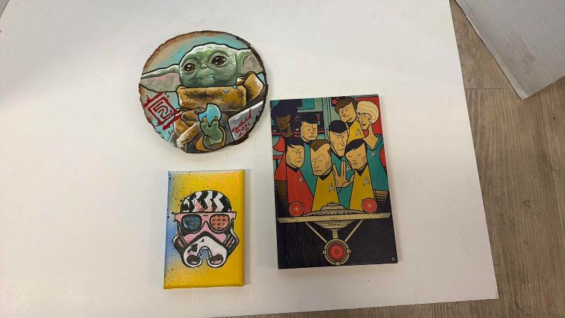 Photo 1 of 6- ART YODA AILIENS