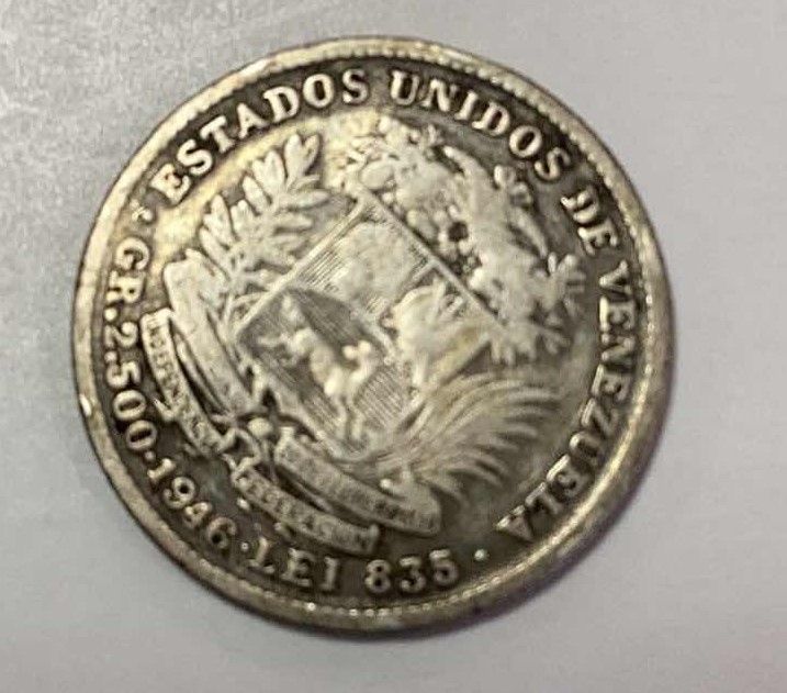 Photo 2 of 1946 VENEZUELA LEI 835 COIN