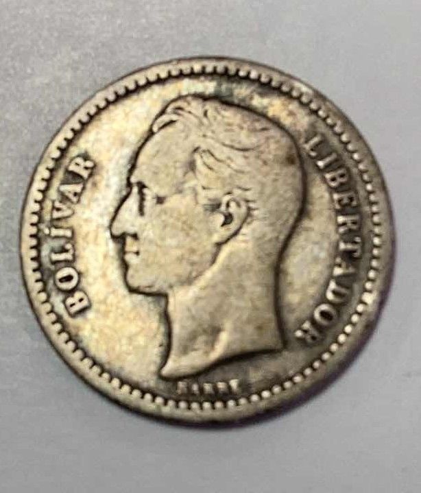 Photo 1 of 1946 VENEZUELA LEI 835 COIN