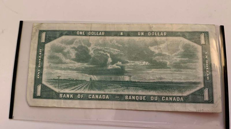 Photo 1 of VINTAGE 1954 CANADIAN 1 DOLLAR BANKNOTE