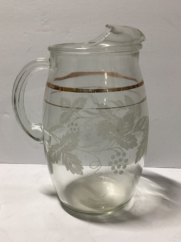 Photo 3 of VINTAGE JUICE PITCHER AND CUPS