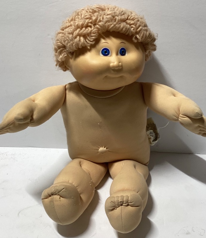 Photo 1 of VINTAGE CABBAGE PATCH KIDS DOLL. 1978 1982 COLECO BLUE INK ‘85 XAVIER ROBERTS SIGNATURE ON BOTTOM