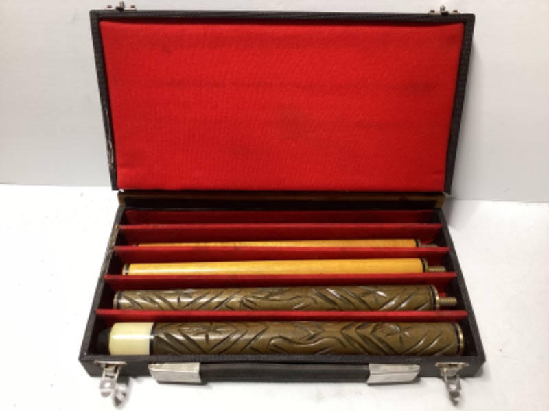 Photo 1 of VINTAGE POOL STICK IN CARRYING CASE