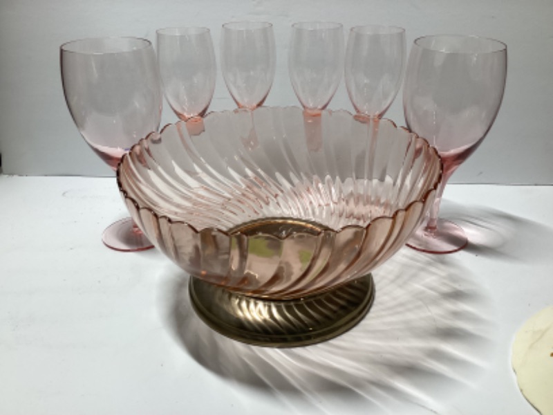 Photo 1 of PINK ROSE TONE FRUIT BOWL AND STEMWARE