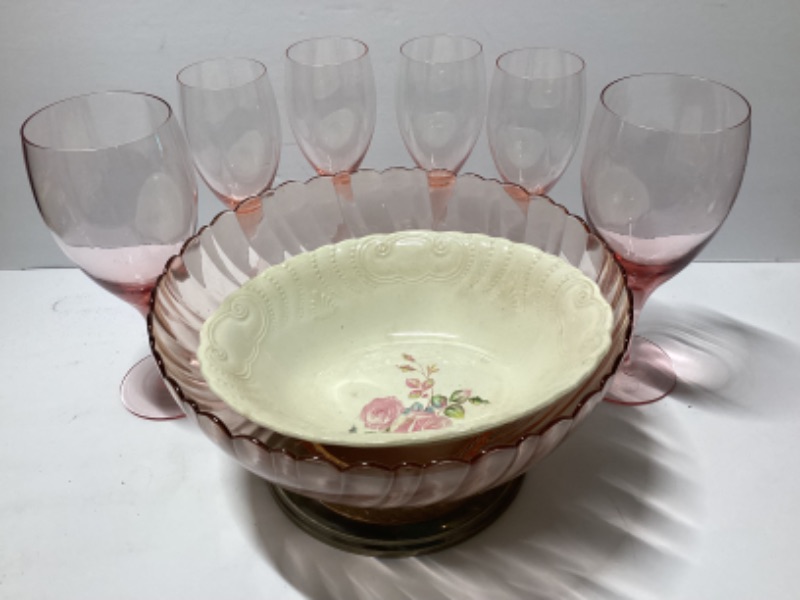 Photo 2 of PINK ROSE TONE FRUIT BOWL AND STEMWARE