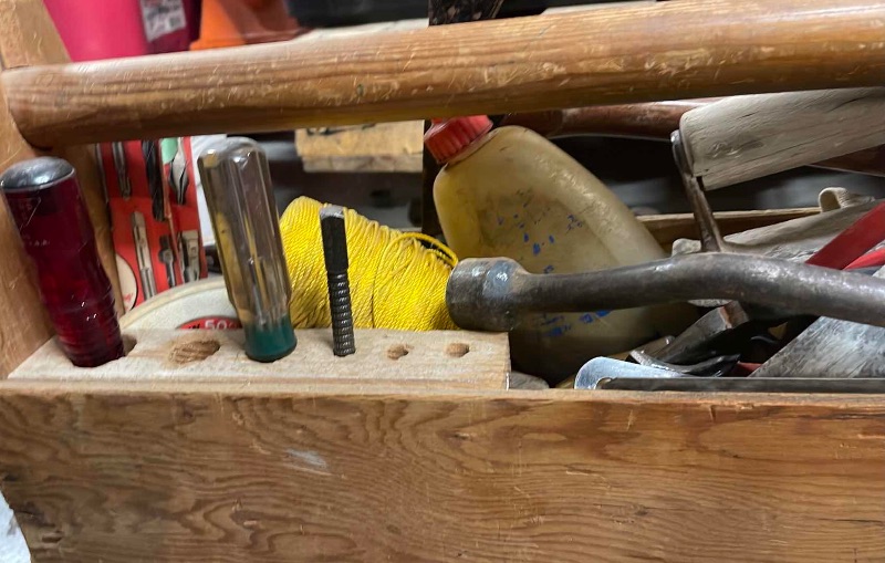 Photo 4 of VINTAGE PRIMITIVE LARGE WOODEN TOOLBOX