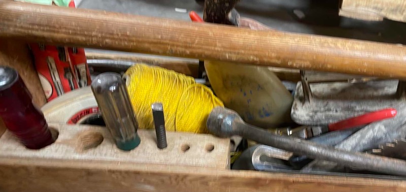 Photo 2 of VINTAGE PRIMITIVE LARGE WOODEN TOOLBOX