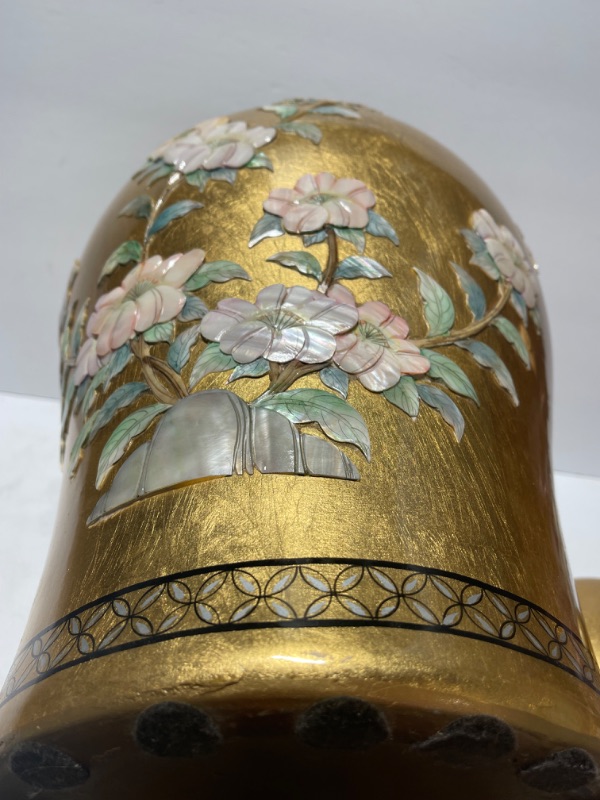 Photo 1 of CHINESE ANTIQUE PORCELAIN GINGER JAR URN HAND PAINTED AND BEAUTIFUL SHELL  PICTURE