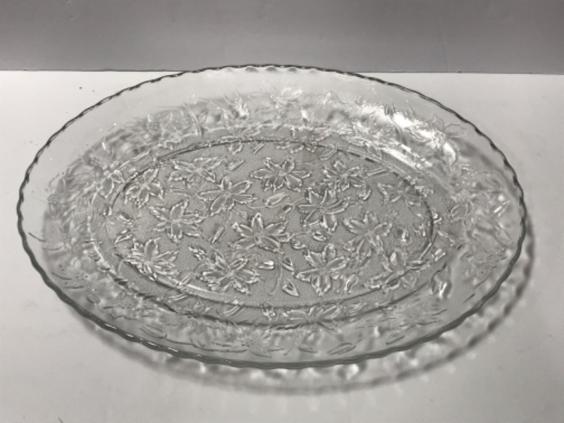 Photo 1 of FLOWER PATTERN CRYSTAL PLATTER MADE IN USA