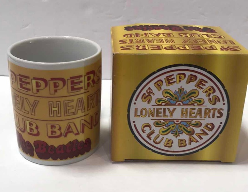 Photo 1 of SGT. PEPPERS LONELY HEATS CLUB BAND MUG // BEATLES OFFICIAL MERCHANDISE