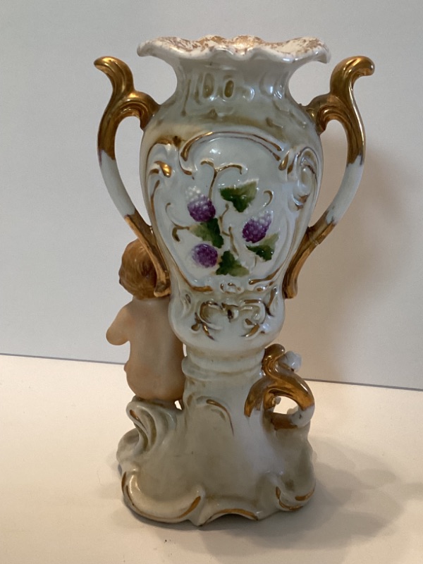 Photo 3 of VINTAGE CAPODIMONTE ORNATE CHERUB VASE 8”