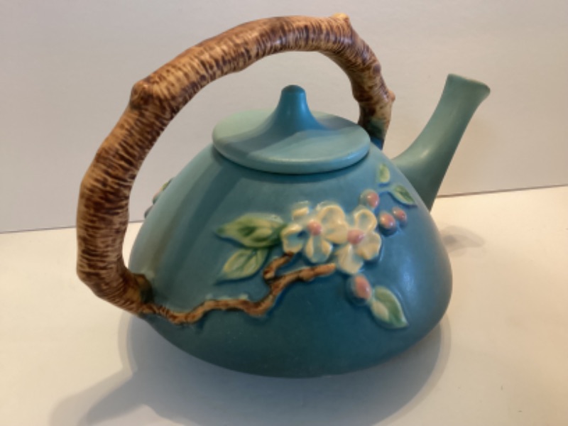 Photo 5 of VINTAGE ROSEVILLE USA TEAPOT MORE IN AUCTION 