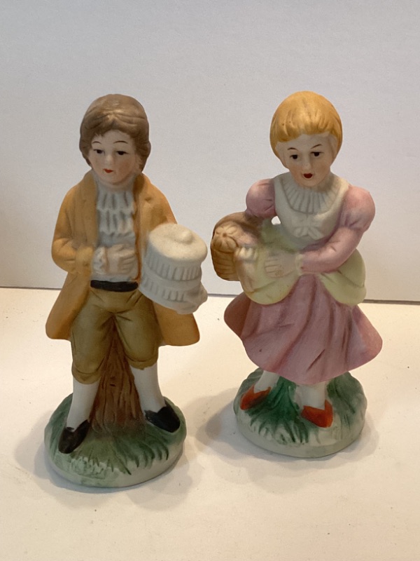 Photo 1 of VINTAGE COLLECTABLE PORCELAIN COUPLE - ARDALT LENWILE STYLE