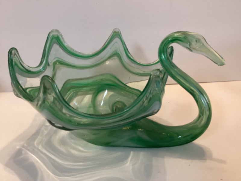 Photo 1 of HAND BLOWN ART GLASS SWAN 11” LONG