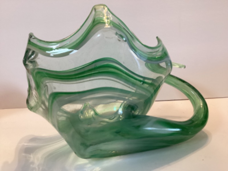 Photo 4 of HAND BLOWN ART GLASS SWAN 11” LONG