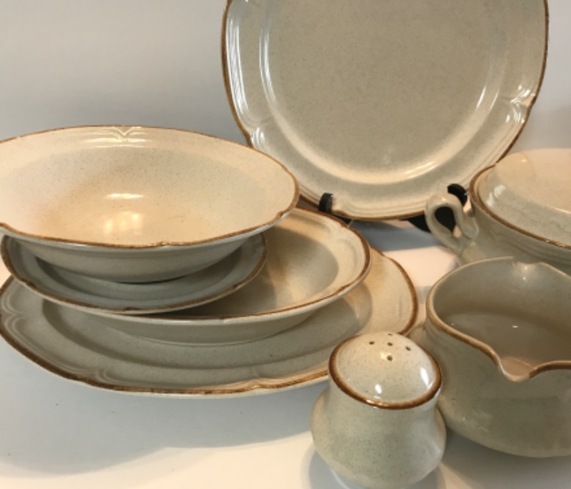 Photo 5 of BAROQUE HEARTHSIDE STONEWARE - JAPAN
SERVING BOWLS, COVERED CASSEROLE, S & P & MORE