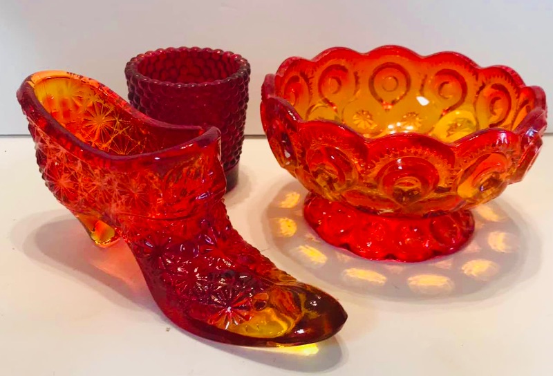 Photo 1 of LE SMITH AMBERINA GLASS BUTTON & DAISY SHOE AND CANDY DISH