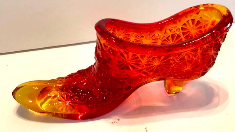Photo 2 of LE SMITH AMBERINA GLASS BUTTON & DAISY SHOE AND CANDY DISH