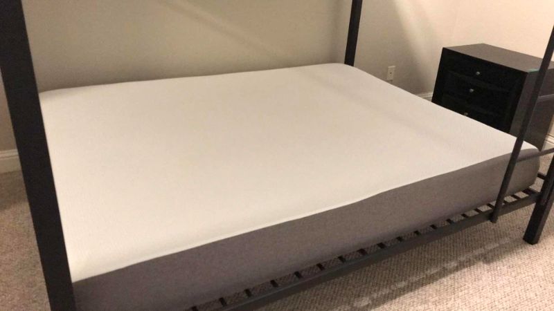 Photo 2 of MOLBLLY ORIGINAL GEL MEMORY FOAM MATTRESS,FIBERGLASS FREE,QUEEN,10-INCH

