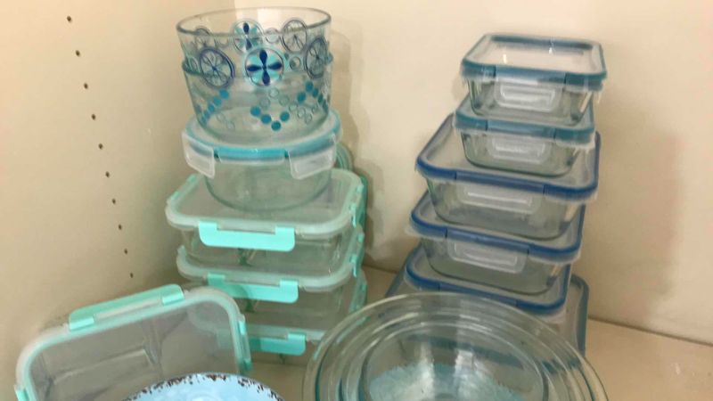 Photo 2 of GLASS PYREX FOOD SAVERS WITH LIDS & MORE 