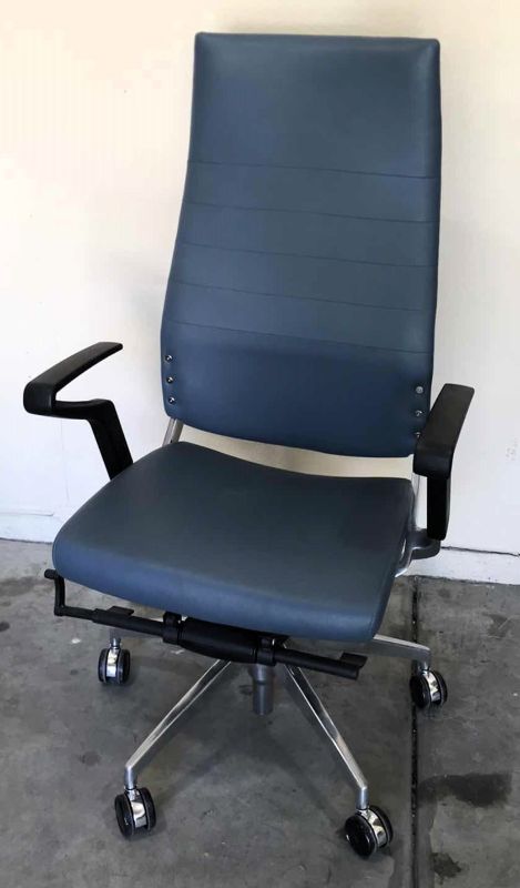 Photo 1 of CONFERENCE CHAIR 9 TO 5 COSMO UPHOLSTERED POLYESTER TILT BLUE - MORE OF THIS COLLECTION IN AUCTION 