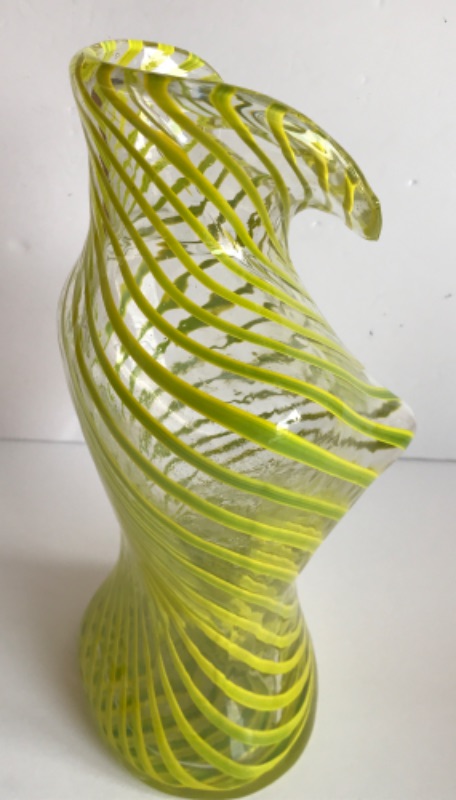 Photo 2 of FEMALE BUST ART GLASS VASE MURANO STYLE