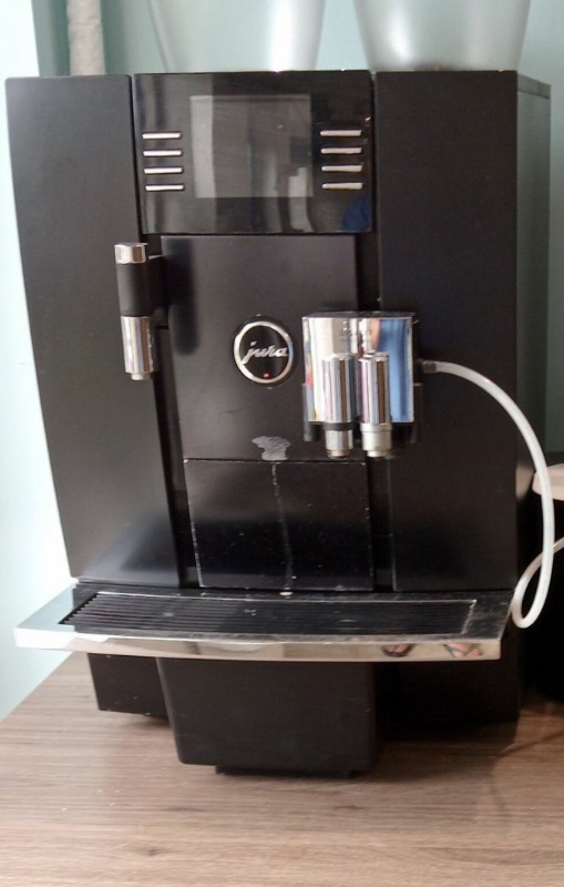 Photo 2 of JURA GIGA SUPER AUTOMATIC ESPRESSO COFFEE MACHINE NIB